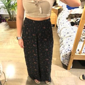Flowy soft pants with flowers